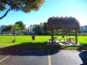 7730 Camino Real in Miami, FL - Building Photo - Building Photo