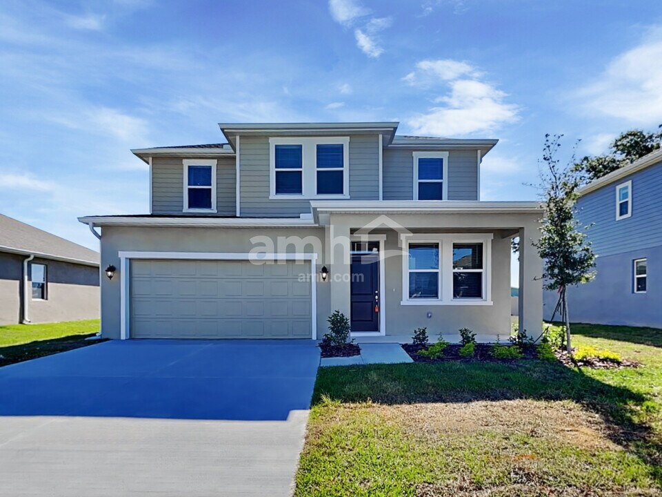 3204 Bridge Haven Dr in Zephyrhills, FL - Building Photo