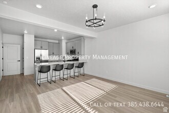 15524 Trumpet Ln in Bluffdale, UT - Foto de edificio - Building Photo