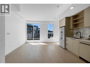 343 St Davids Ave in North Vancouver, BC - Building Photo - Building Photo