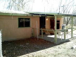 4914 Rincon Rd NW in Albuquerque, NM - Foto de edificio - Building Photo
