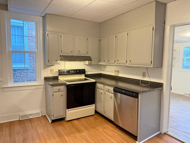 property at 117 S Charlotte St
