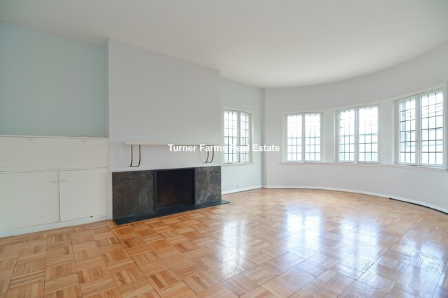 923 Beacon St, Unit 2