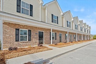 2804 1/2 Alligator Rd in Effingham, SC - Building Photo