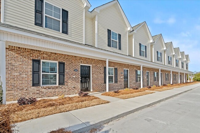 property at 2804 1/2 Alligator Rd