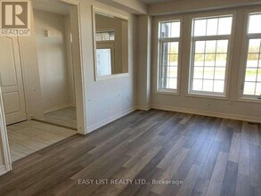 4061 Sixth Line in Oakville, ON - Building Photo - Building Photo