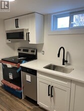23 Hawthorne Ave in St Catharines, ON - Building Photo - Building Photo