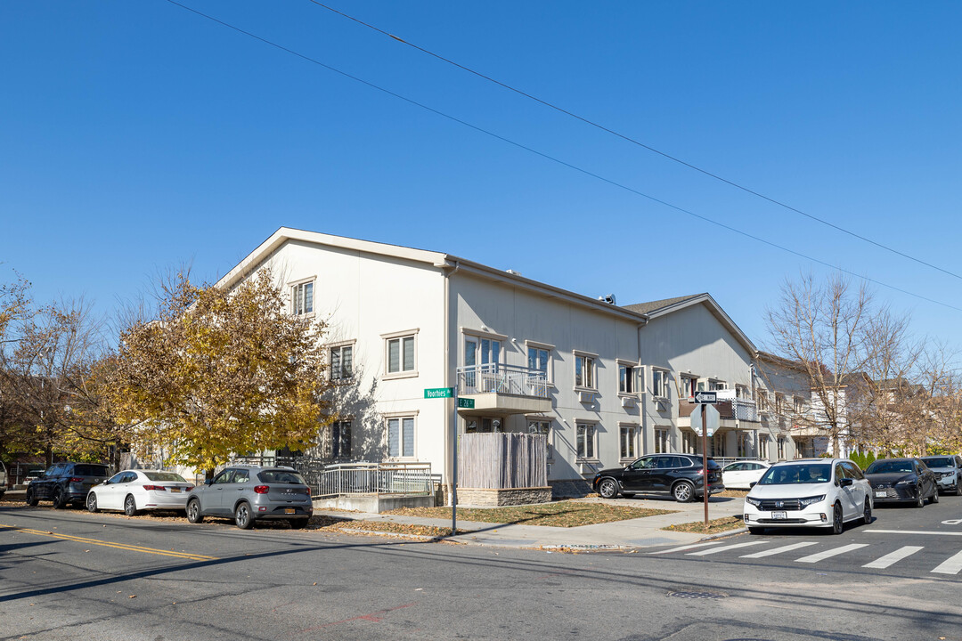 2517 Voorhies Ave in Brooklyn, NY - Foto de edificio