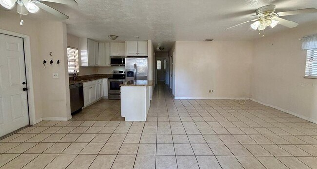 5502 S Elkins Ave in Tampa, FL - Building Photo - Building Photo