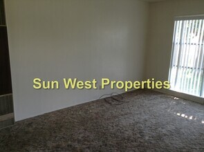 1110 N Monterey Ave-Unit -0 in Farmington, NM - Building Photo - Building Photo