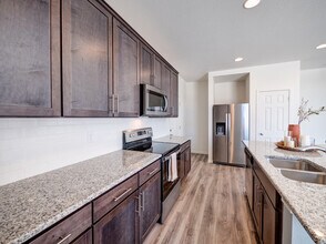 9278 Turlough Hts in Colorado Springs, CO - Foto de edificio - Building Photo