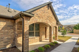7220 Wyoming Springs Dr in Round Rock, TX - Building Photo - Building Photo