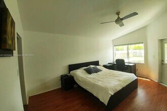 1110 NW 171st Terrace in Pembroke Pines, FL - Building Photo - Building Photo