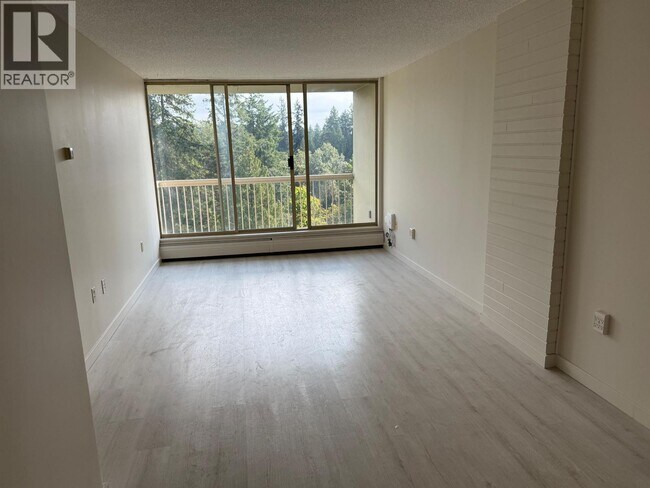 2008 Fullerton Ave in North Vancouver, BC - Building Photo - Building Photo