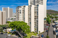 Hale O Kalani Towers in Honolulu, HI - Foto de edificio - Building Photo