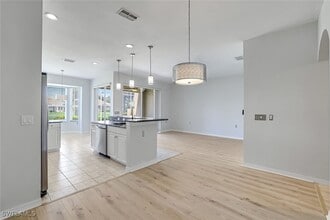 1725 Morning Sun Ln in Naples, FL - Building Photo - Building Photo