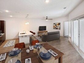 Eckhert Crossing Apartments in San Antonio, TX - Building Photo