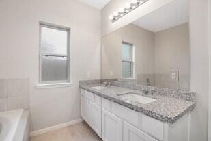 8439 Moonlight Bay Cir in Mont Belvieu, TX - Building Photo