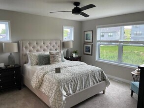 2321 Preserve Dr NW, Unit 8201 in Rochester, MN - Building Photo - Building Photo