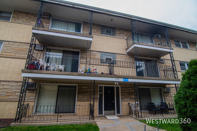 property at 1127 W 127th Pl