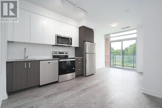 1010-1010 Dundas St E in Whitby, ON - Building Photo - Building Photo