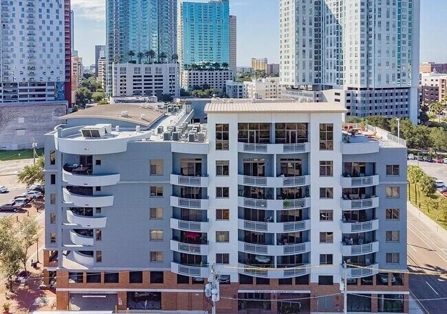 property at 1108 N Franklin St