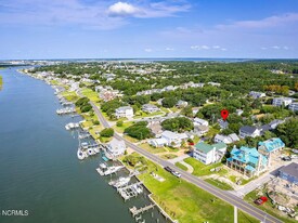 107 Sunshine Ct in Beaufort, NC - Building Photo