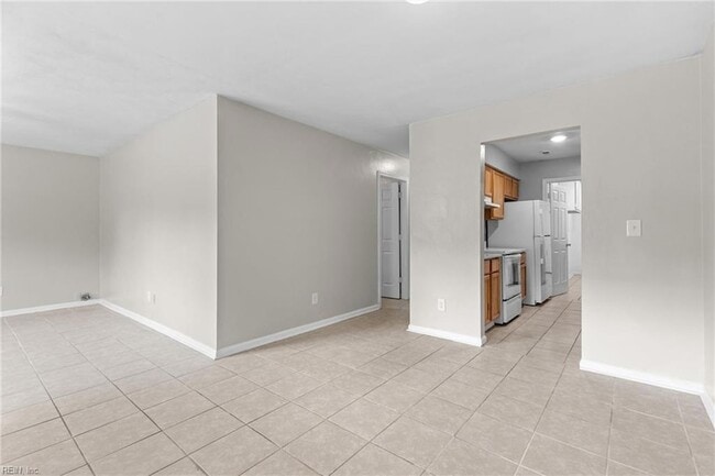 6048 Brookwood Dr in Suffolk, VA - Building Photo - Building Photo