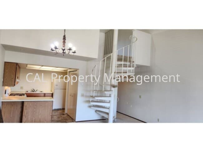 property at 104 W Rossi St