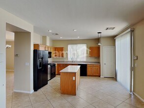 827 Adagio St in Henderson, NV - Building Photo - Building Photo