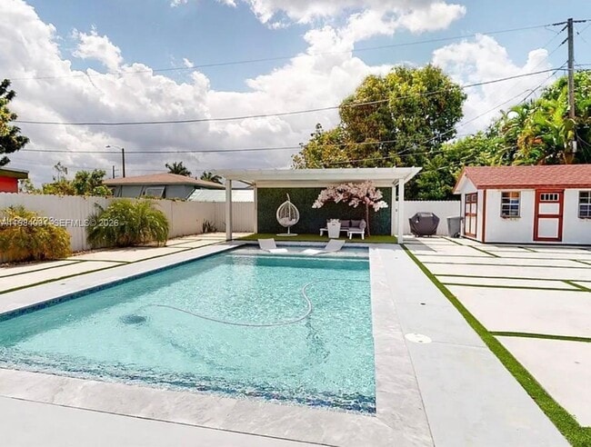 1220 NW 37th Ave in Miami, FL - Building Photo - Building Photo