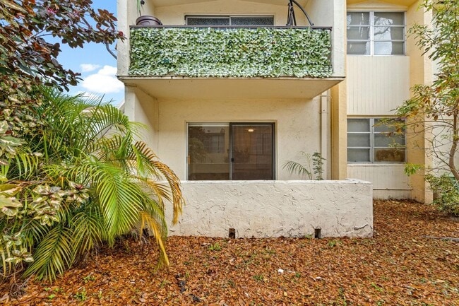 7831 SW 56th St, Unit 112B in Miami, FL - Building Photo - Building Photo