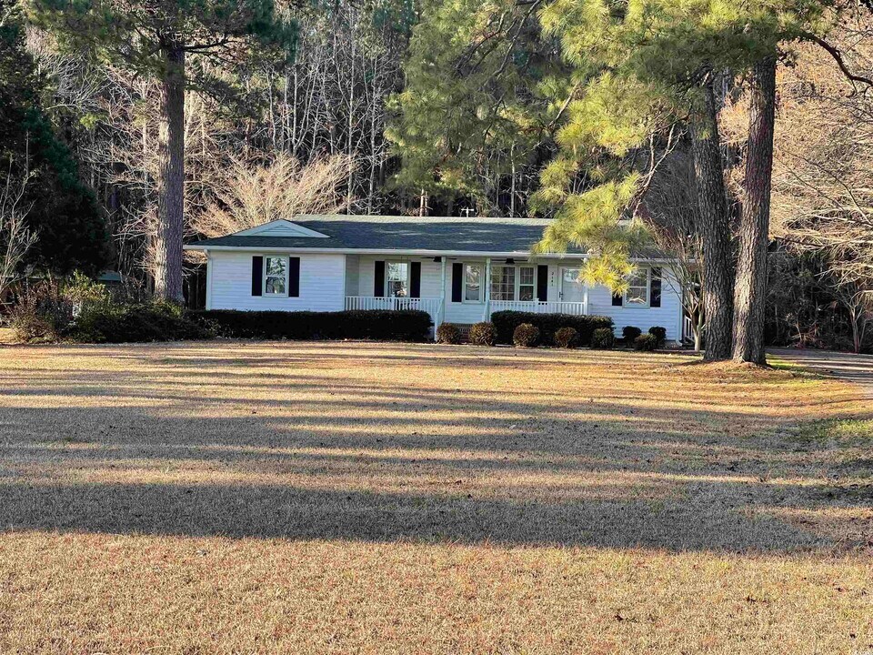 2141 Carolina Rd in Nichols, SC - Building Photo