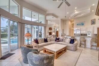 59 St James Dr in Palm Beach Gardens, FL - Building Photo - Building Photo