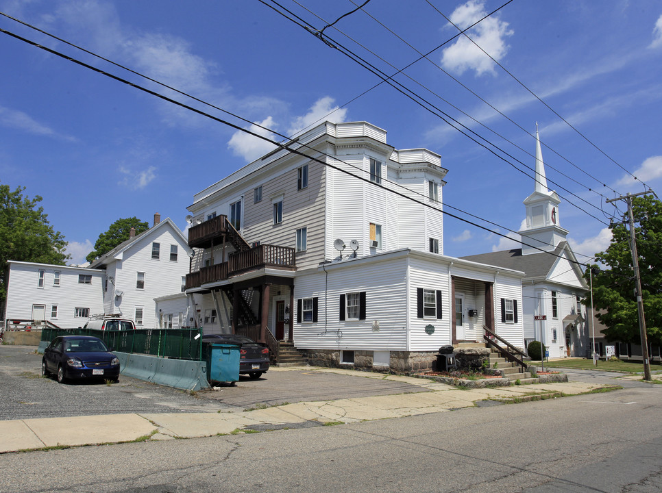 43-45 Exchange St in Milford, MA - Foto de edificio