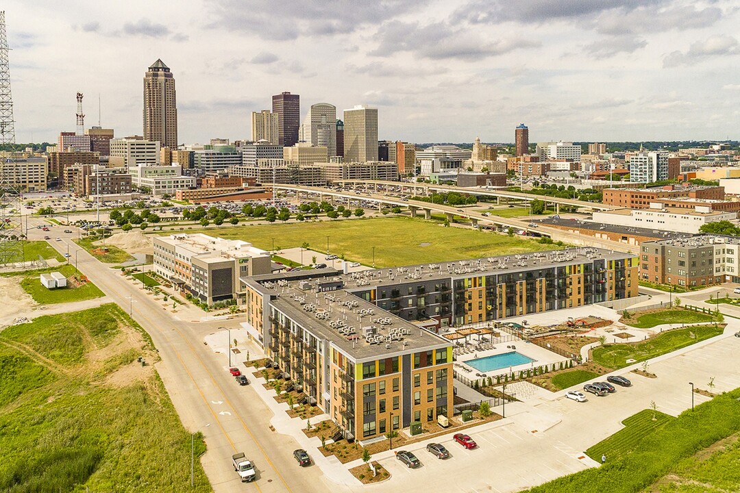 Nexus at Gray's Landing in Des Moines, IA - Building Photo