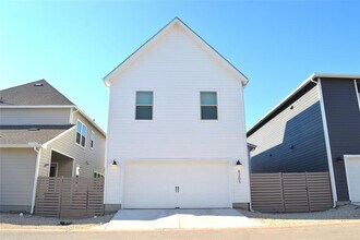 8205 Springsteen Dr in Austin, TX - Building Photo - Building Photo