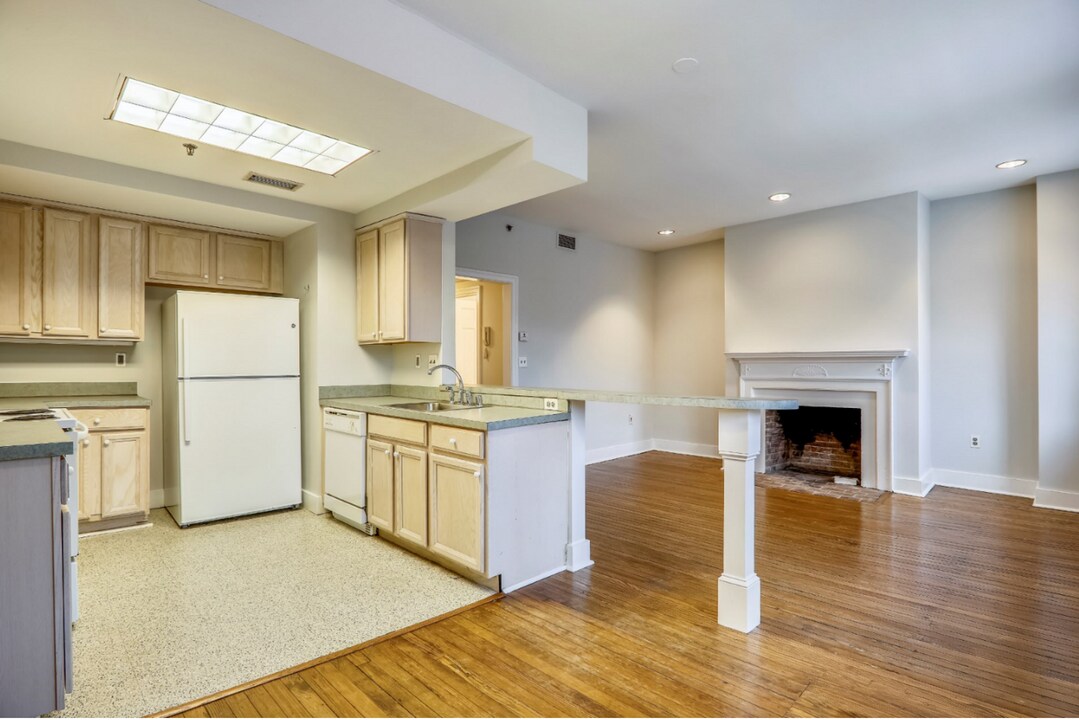 3041-3041 M St NW in Washington, DC - Building Photo