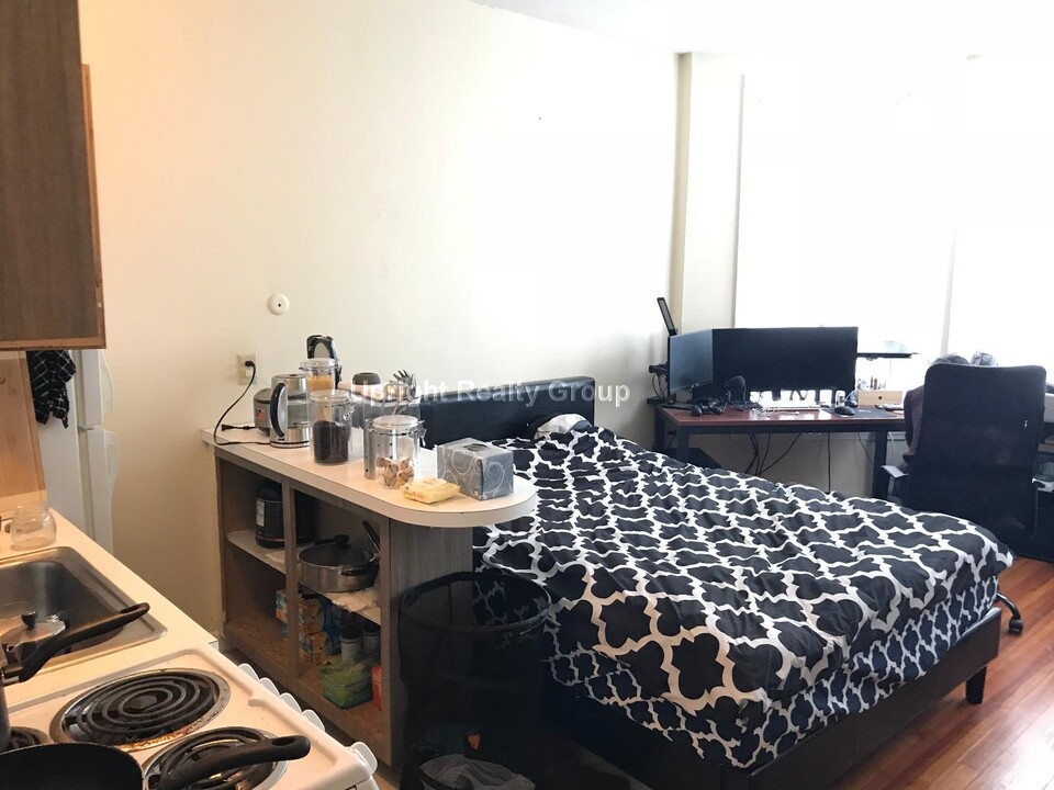 1120 Commonwealth Ave, Unit A in Boston, MA - Building Photo