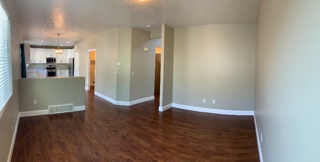 5033 W Black Granite Way in West Valley City, UT - Building Photo - Building Photo
