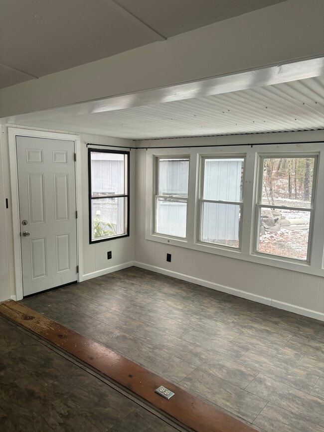 2427 Sanford Rd in Wells, ME - Building Photo - Building Photo