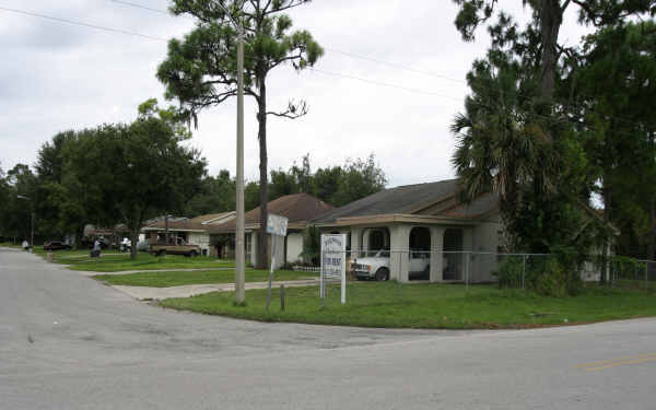 1700-1714 Ridgewood Ln in Sanford, FL - Foto de edificio