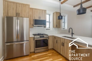 4956 N Oakley Ave, Unit 3 in Chicago, IL - Building Photo