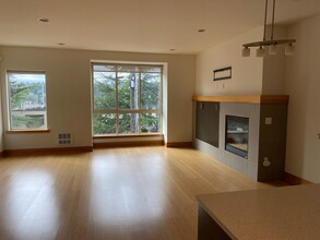 2812 14th Ave W in Seattle, WA - Building Photo - Building Photo