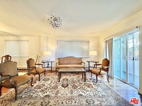 10655 Wilshire Blvd in Los Angeles, CA - Building Photo - Building Photo
