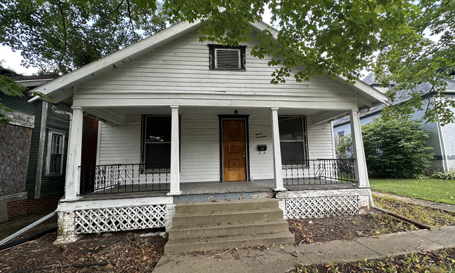 property at 1117 N Gilbert St