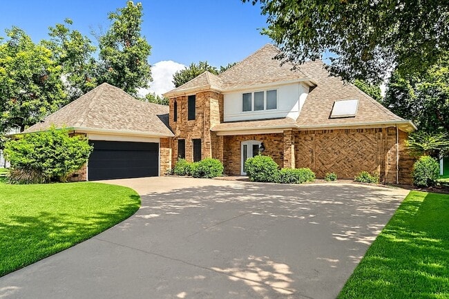 property at 1714 Plantation Dr