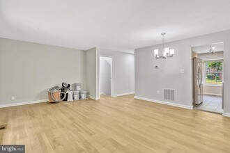6454 Blarney Stone Ct in Springfield, VA - Building Photo - Building Photo