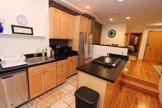 49-51 Temple Pl-Unit -2R in Boston, MA - Building Photo - Building Photo