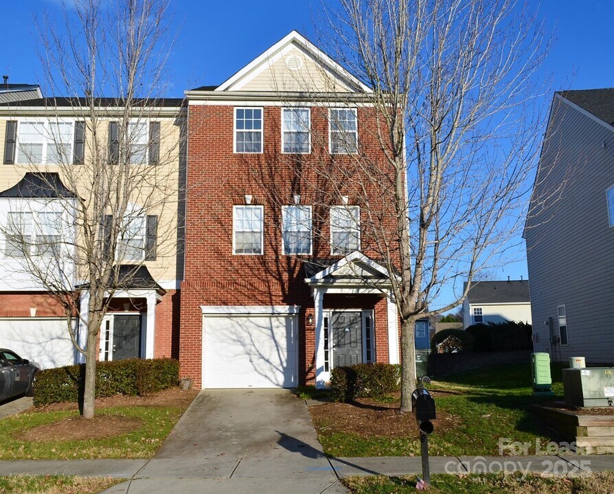 9712 Walkers Glen Dr NW in Concord, NC - Building Photo